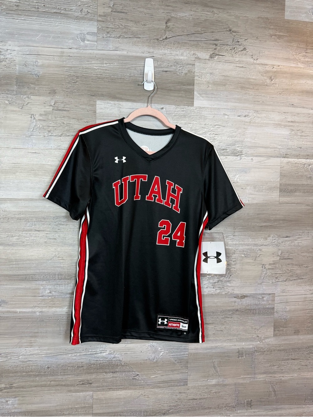 NWT Under Armour Utah Utes Softball Jersey #24 Small AF Gametime V-Neck Shirt